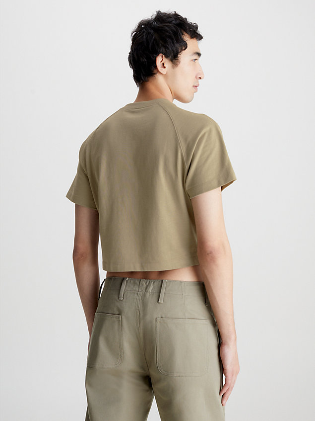 camiseta cropped unisex con estampado - ck standards green de hombre calvin klein