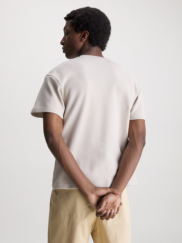 t-shirt da lavoro in piqué beige da uomo calvin klein