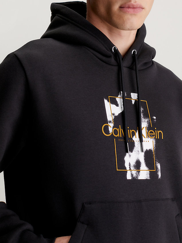 black bluza moro z kapturem i z logo dla mężczyźni - calvin klein