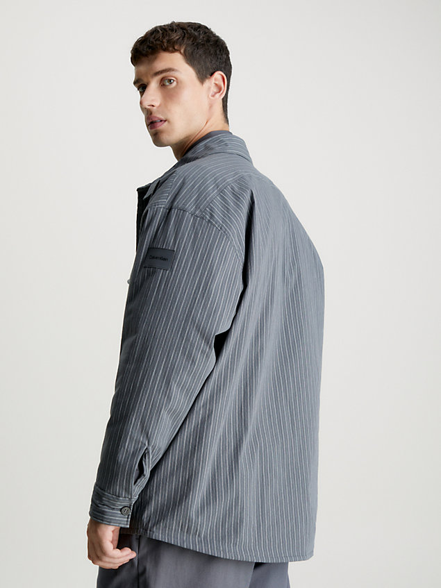 grey swobodny ocieplany overshirt w paski dla mężczyźni - calvin klein