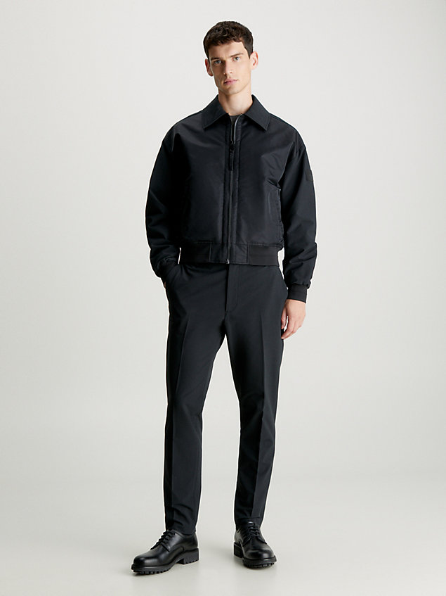 black zwężane spodnie z bawełnianego materiału technicznego dla mężczyźni - calvin klein