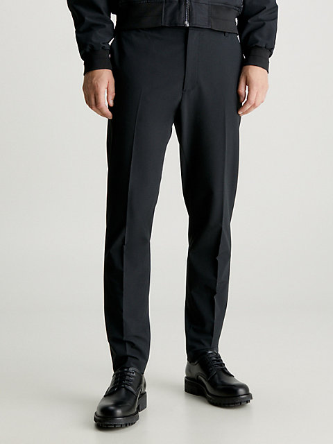 black zwężane spodnie z bawełnianego materiału technicznego dla mężczyźni - calvin klein