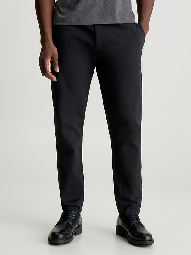 pantalon de jogging fuselé en sergé de coton black pour hommes calvin klein