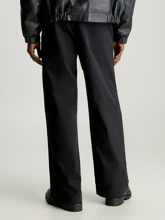 black swobodne spodnie z bawełny z twillem dla mężczyźni - calvin klein