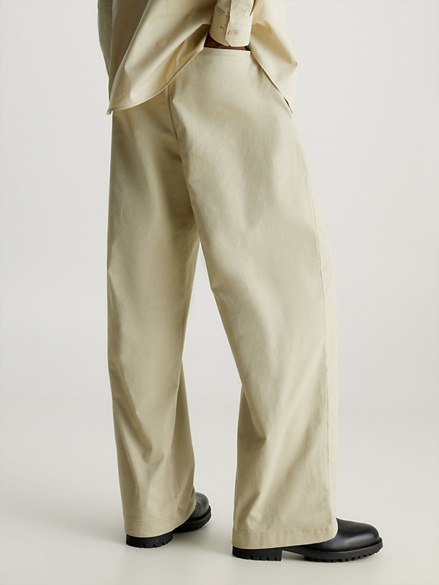 green swobodne spodnie z bawełny z twillem dla mężczyźni - calvin klein
