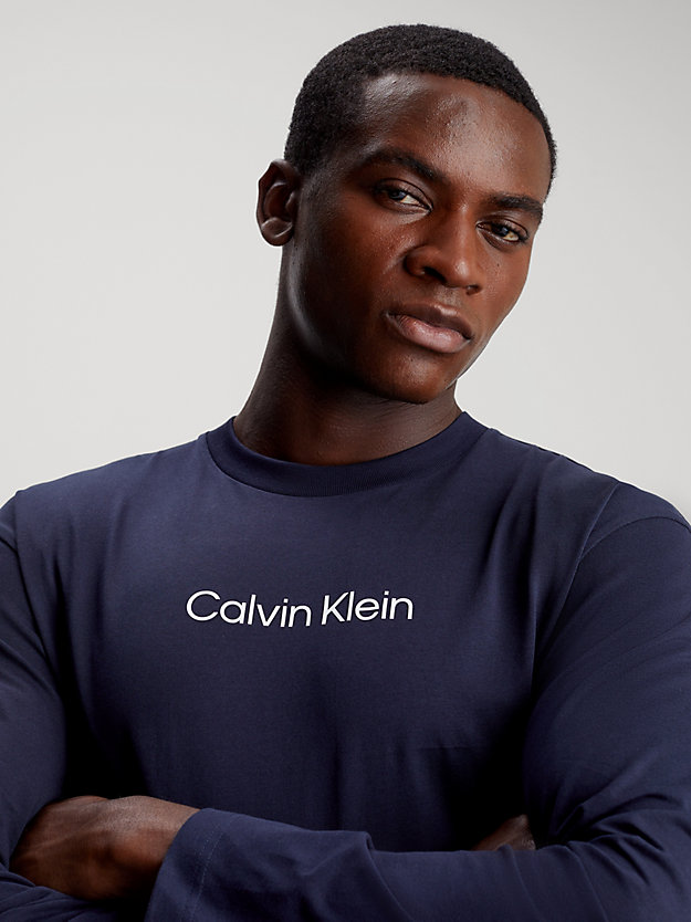 camiseta de manga larga con logo night sky de hombres calvin klein
