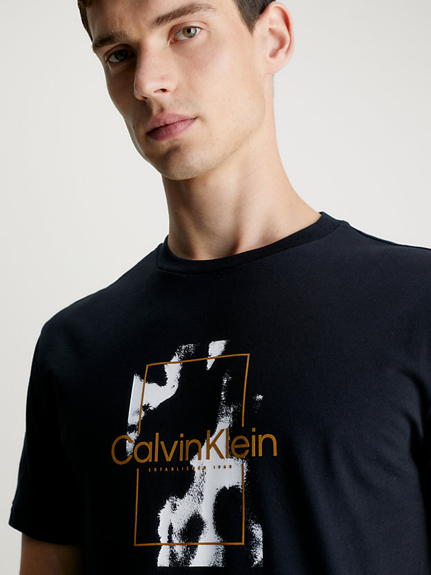 camiseta de camuflaje con logo ck black de hombre calvin klein