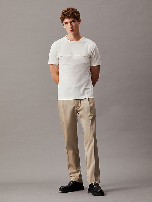 white koszulka z teksturowaną lamówką dla mężczyźni - calvin klein