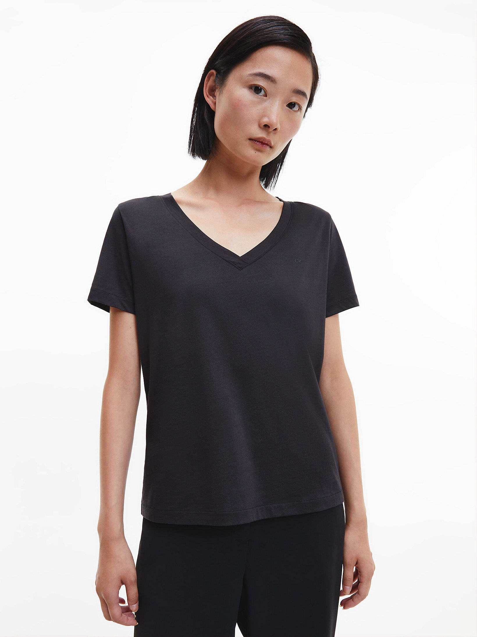 Camiseta Con Cuello De Pico Essential > CK Black > undefined mujer > Calvin Klein