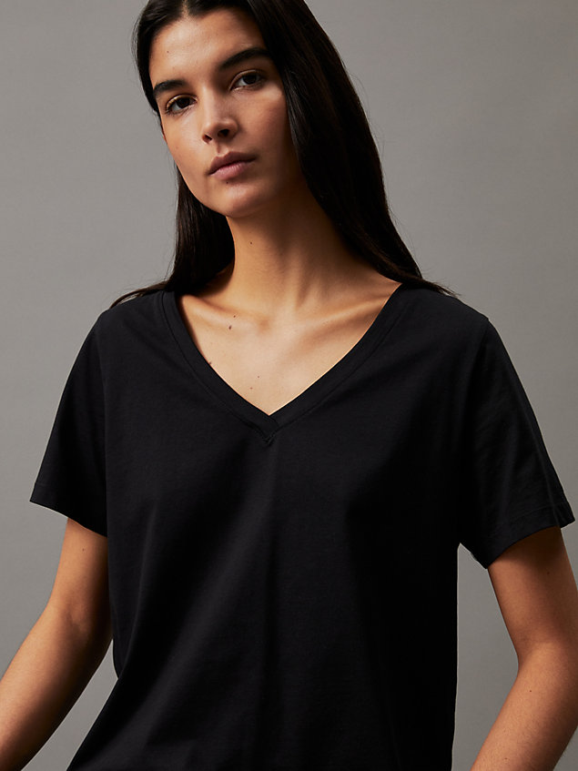 black t-shirt met v-hals voor dames - calvin klein