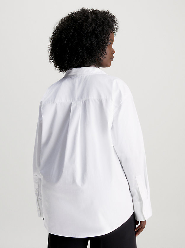 bright white swobodna satynowa koszula plus size dla kobiety - calvin klein