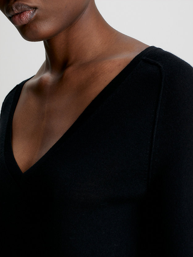 ck black schmaler pullover mit v-ausschnitt aus merinowolle für damen - calvin klein