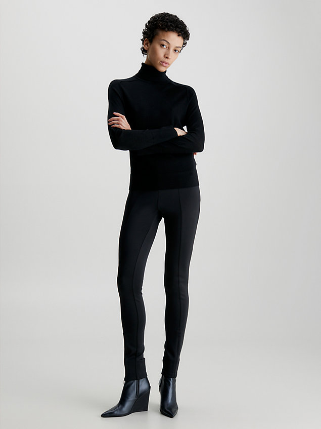 black wąski sweter z wywijanym dekoltem z wełny merynosa dla kobiety - calvin klein