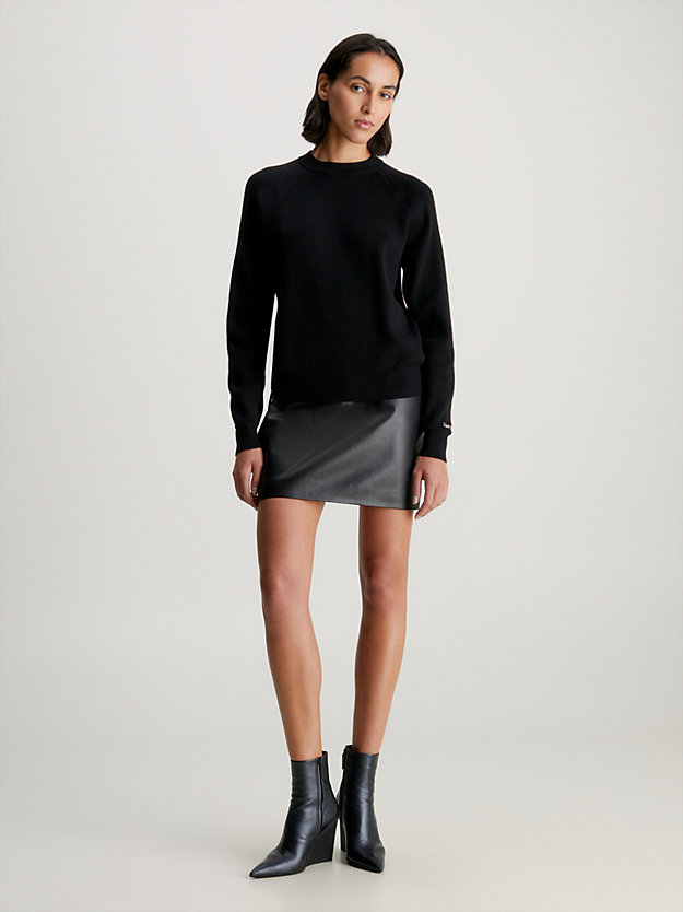 ck black swobodny sweter z półgolfem dla kobiety - calvin klein