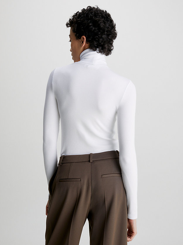 bright white wąski ściągaczowy sweter z wywijanym dekoltem dla kobiety - calvin klein
