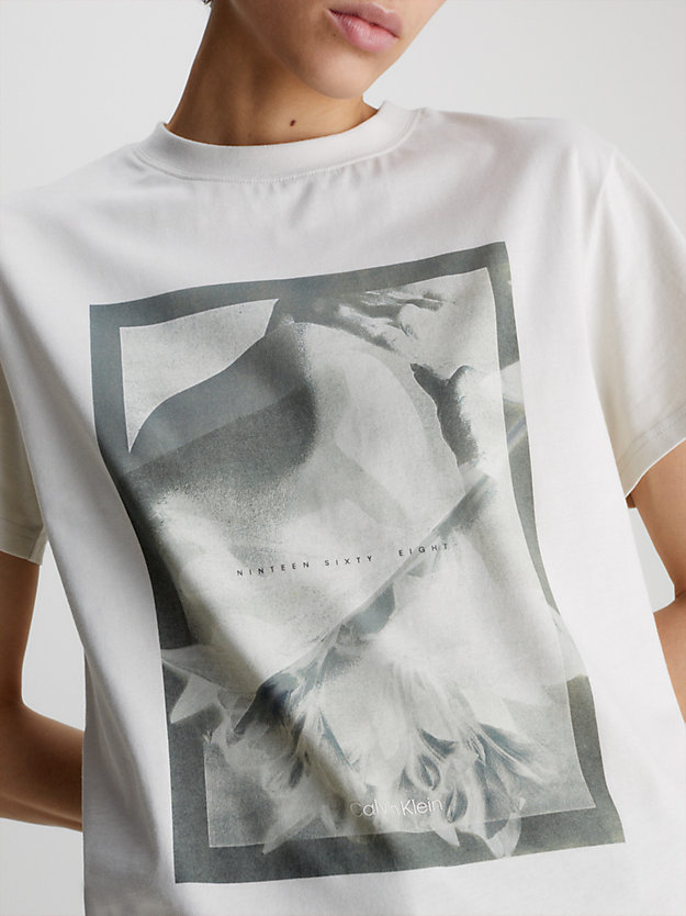rainy day swobodny t-shirt z grafiką dla kobiety - calvin klein