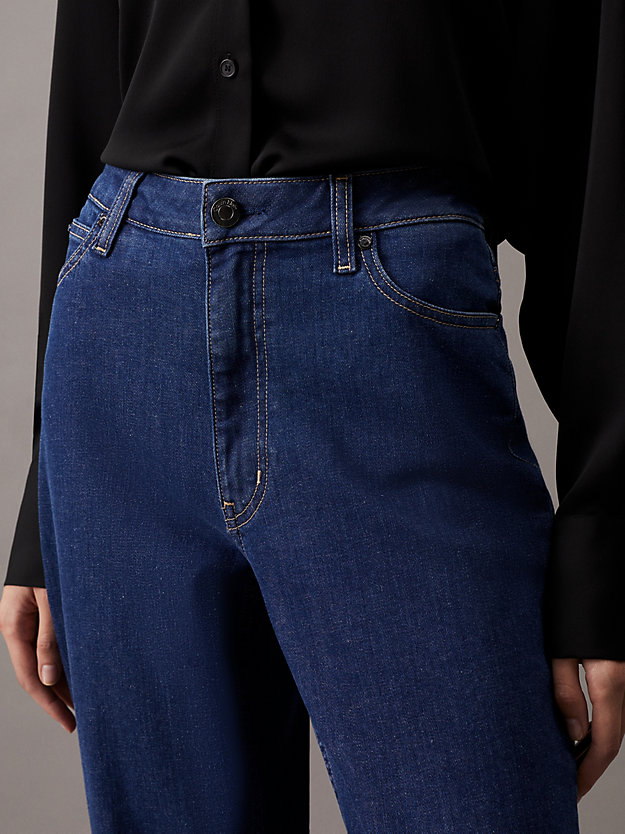 mid blue high rise tapered jeans voor dames - calvin klein