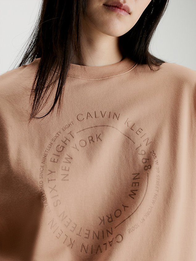 t-shirt relaxed avec logo beige pour femmes calvin klein