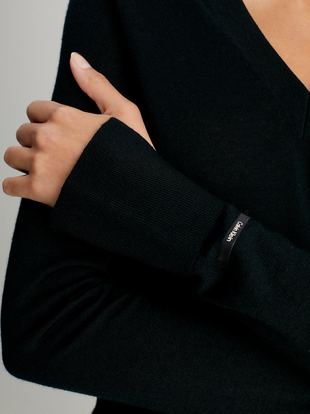 ck black pullover mit v-ausschnitt aus feiner wolle für damen - calvin klein