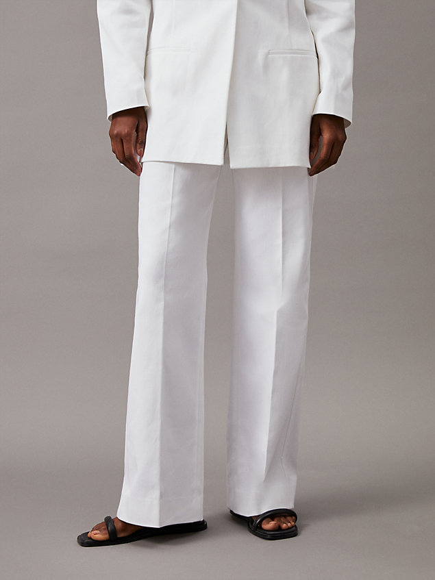 white luźne spodnie bootcut dla kobiety - calvin klein