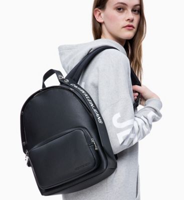 Medium Logo Banner Backpack Calvin Klein K40K400805001 Medium Logo Banner Backpack Calvin Klein K40K400805001