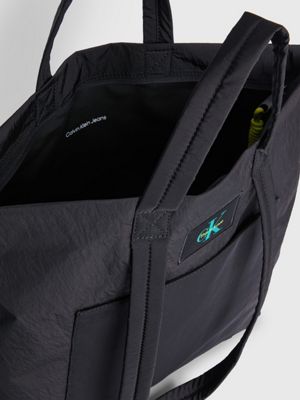 BLACK Tote-Bag aus recyceltem Nylon - Pride für unisex CALVIN KLEIN JEANS