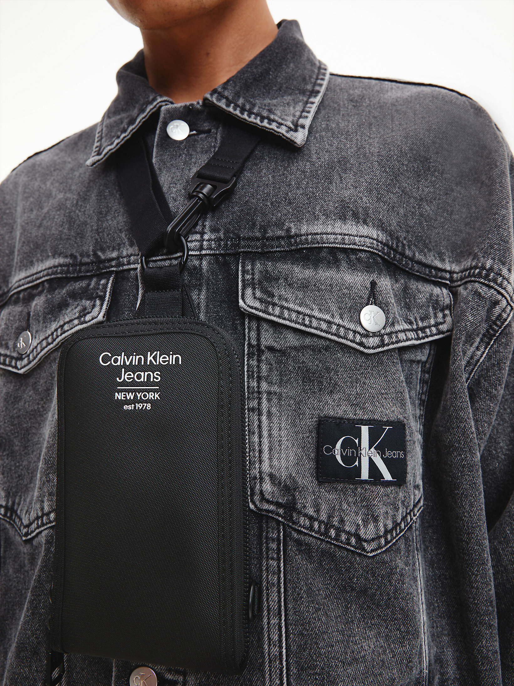 Recycled Crossbody Phone Pouch Calvin Klein® | K50K510142BDS