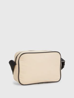 Crossbody Bag aus recyceltem Material Calvin Klein® K50K510193PF2