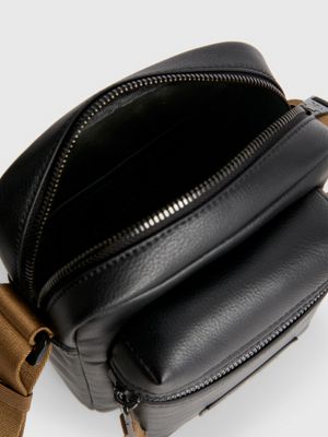 Crossbody Bag aus recyceltem Material Calvin Klein® K50K510406BDS