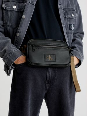 Crossbody Bag aus recyceltem Material Calvin Klein® K50K510407BDS