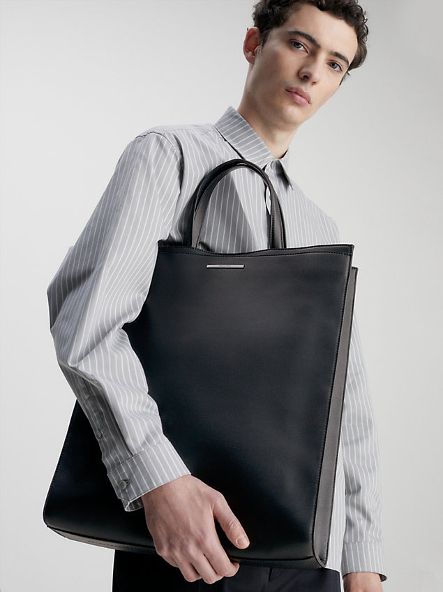 black torba typu tote z materiałów z recyklingu dla mężczyźni - calvin klein
