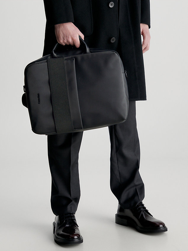 maletín para portátil reciclado y convertible black de hombre calvin klein