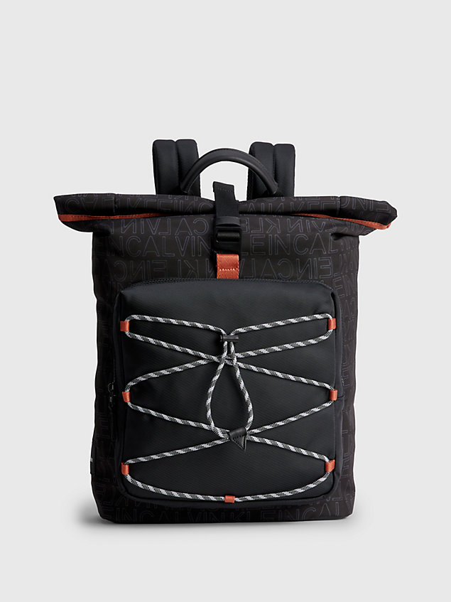 black rucksack mit rollverschluss aus recyceltem material für herren - calvin klein