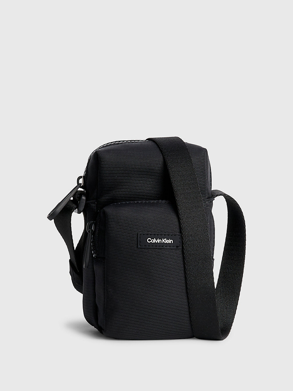 CK BLACK > Kleine Crossbody-Reporter-Bag Aus Recyceltem Material > undefined men - Calvin Klein