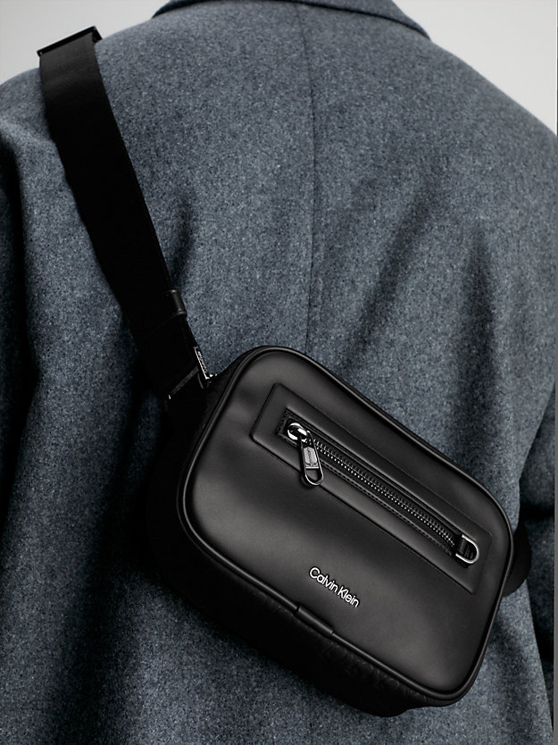 sac en bandoulière avec logo black/tonal mono pour hommes calvin klein