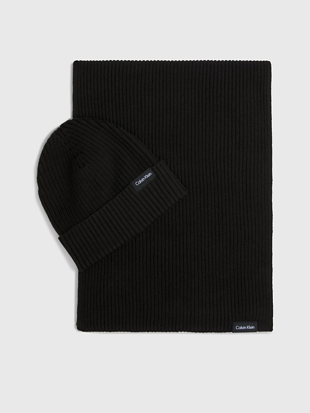 black czapka i szalik w zestawie upominkowym dla mężczyźni - calvin klein