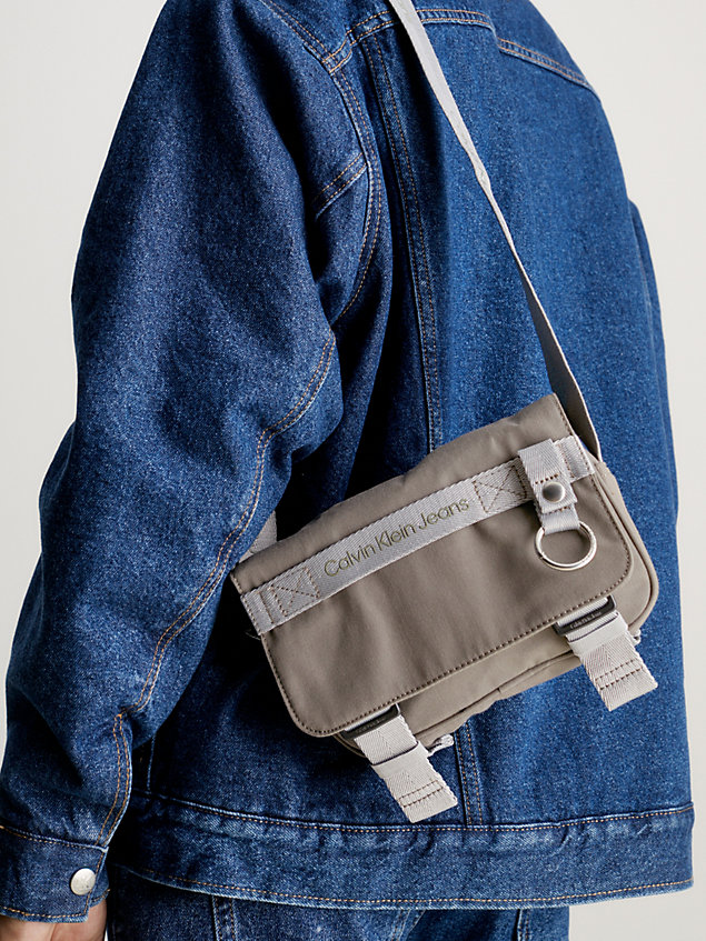 sac en bandoulière en sergé grey pour hommes calvin klein jeans