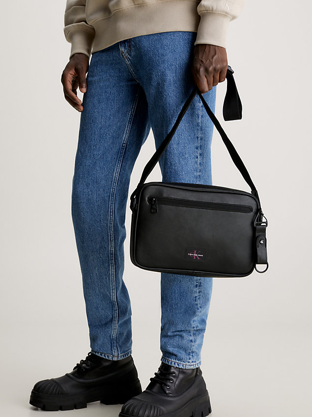 sac en bandoulière en similicuir black pour hommes calvin klein jeans