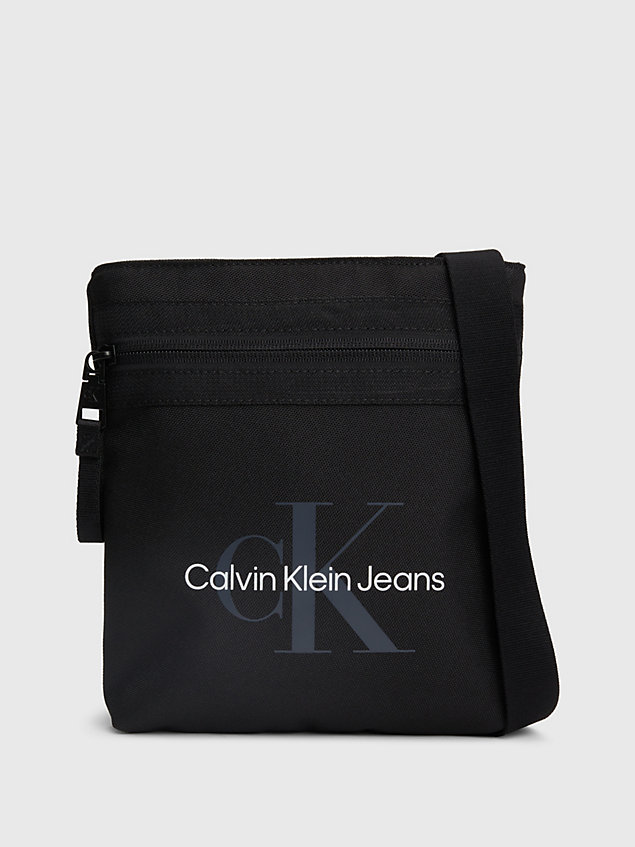 black płaska torba przez ramię z logo dla mężczyźni - calvin klein jeans