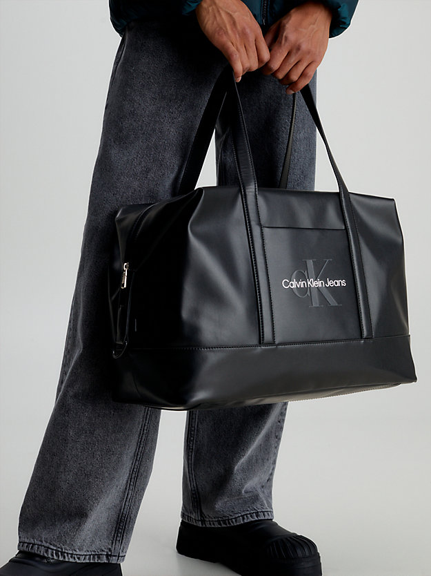 black duffle-bag mit eckigem logo für herren - calvin klein jeans