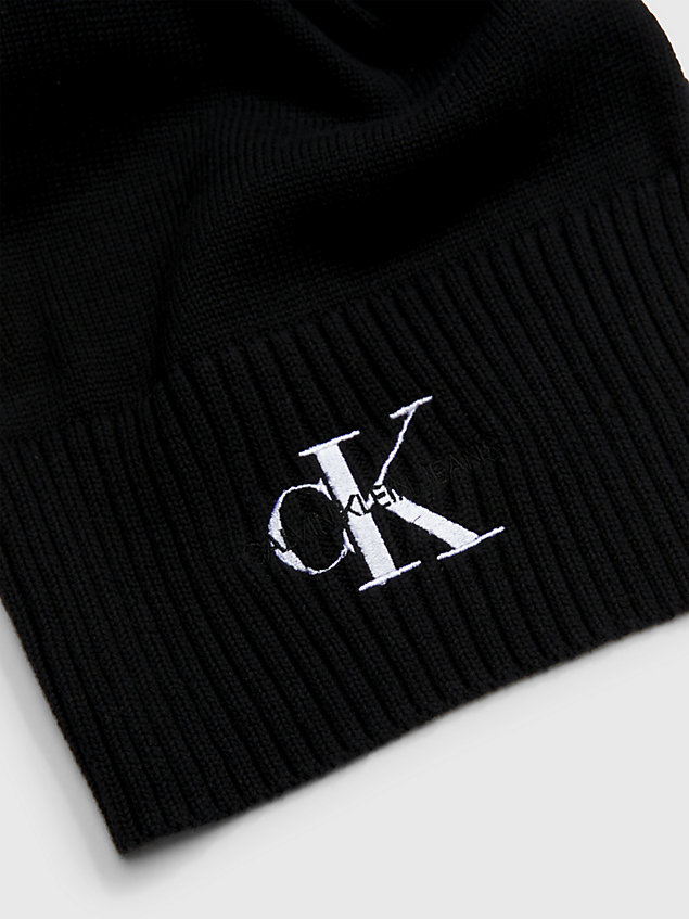 black szalik i czapka w zestawie upominkowym dla mężczyźni - calvin klein jeans
