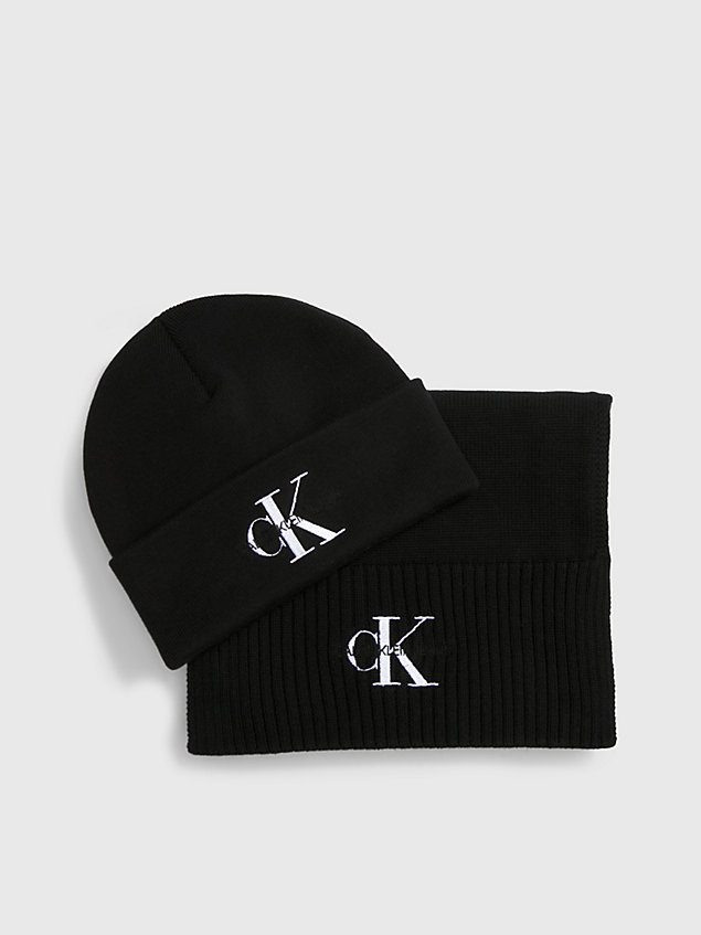 black szalik i czapka w zestawie upominkowym dla mężczyźni - calvin klein jeans