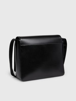 Black messenger best sale crossbody bag