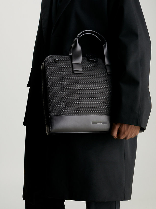 black schmale laptoptasche mit logo für herren - calvin klein
