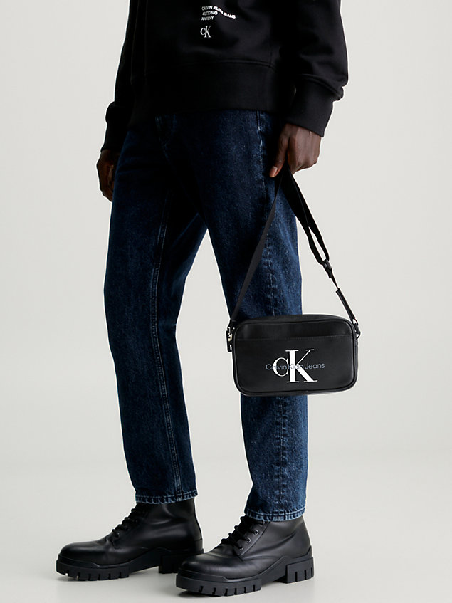 black wandelbare crossbody bag mit logo für herren - calvin klein jeans