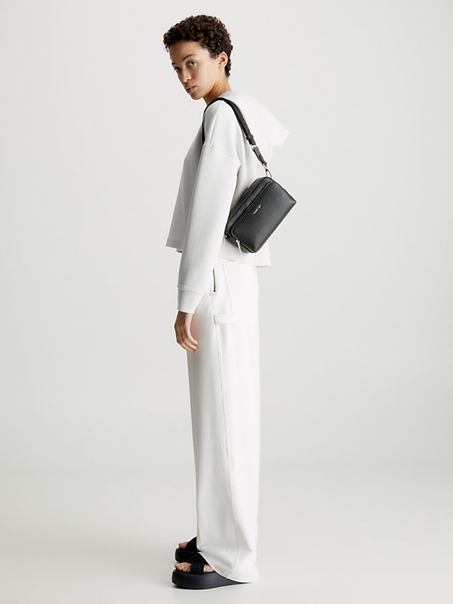black torba przez ramię ze sztucznej skóry dla kobiety - calvin klein