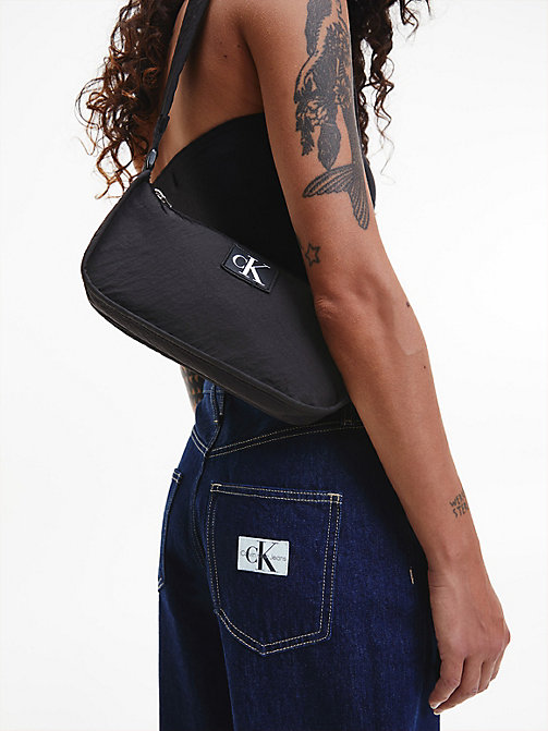 Femme Sacs Sacs porté épaule Shoulder Pouch 25 Chainle Sac Bandoulière Calvin Klein en coloris Noir 