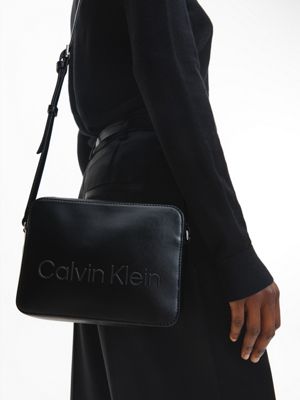 CK BLACK Bandolera reciclada de mujer CALVIN KLEIN