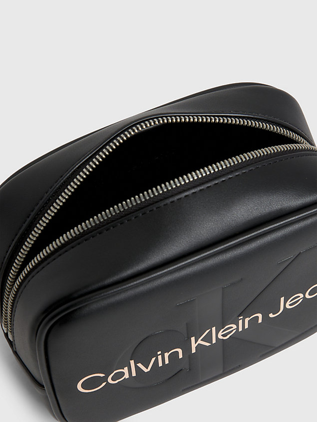 black mała torba przez ramię dla kobiety - calvin klein jeans