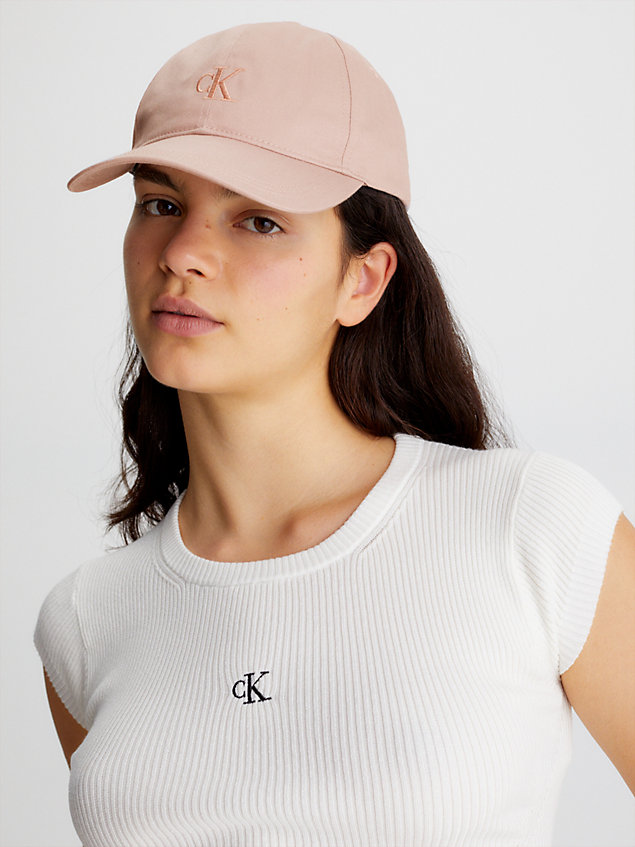 pink czapka z daszkiem z bawełny organicznej dla kobiety - calvin klein jeans